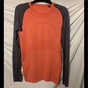 Woman’s LuLulemon long sleeve small